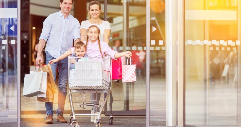 A Walking Tour of Sharq: From Markets to Modern Towers